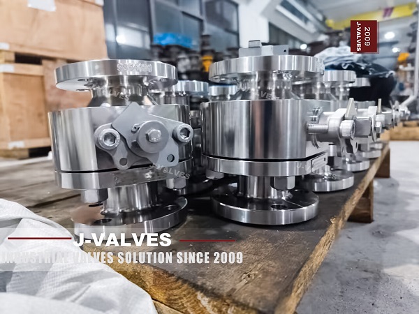 Análise comparativa da resistência à corrosão: válvulas de bola ASTM A351 vs. Válvulas de portão GB/T 12230